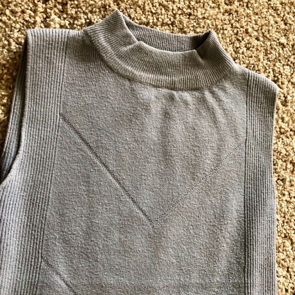 crew neck vest